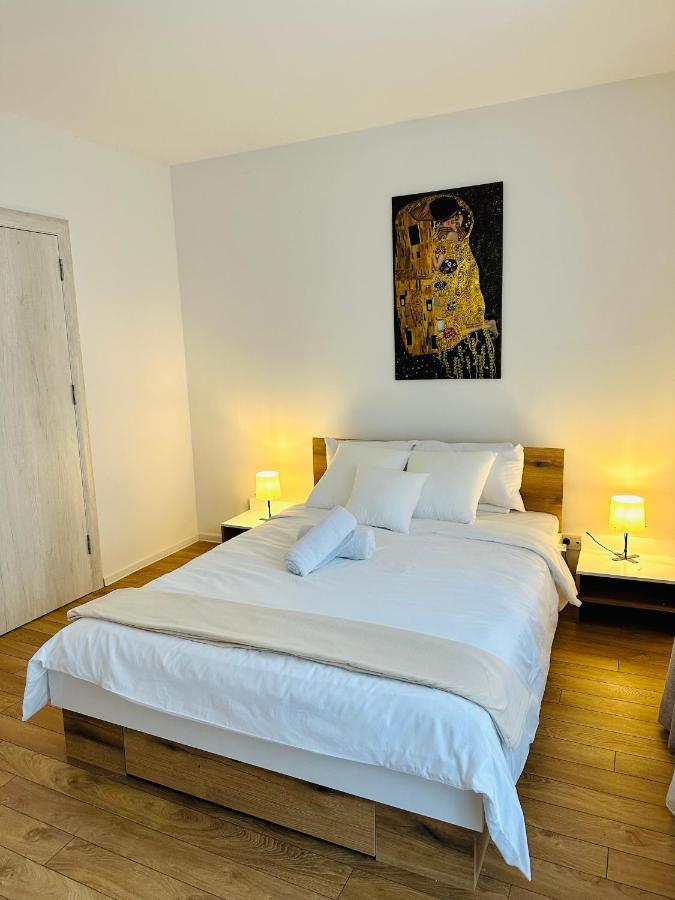 Daylight Apartment Skopje Buitenkant foto
