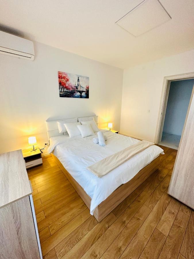 Daylight Apartment Skopje Buitenkant foto