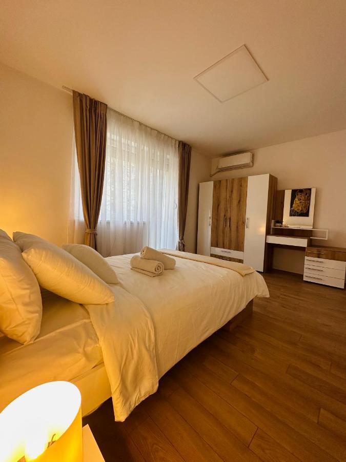 Daylight Apartment Skopje Buitenkant foto