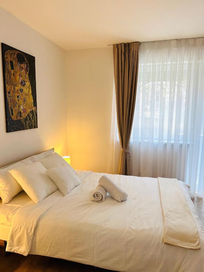 Daylight Apartment Skopje Buitenkant foto