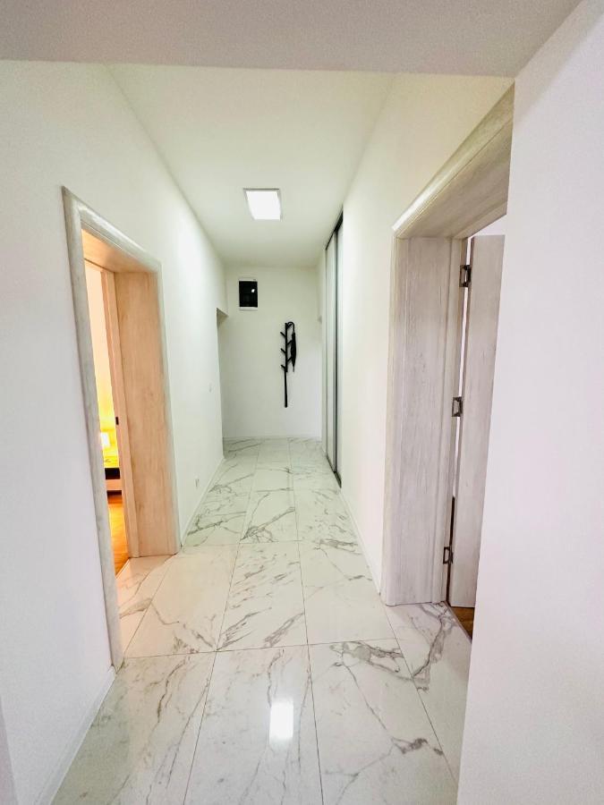 Daylight Apartment Skopje Buitenkant foto